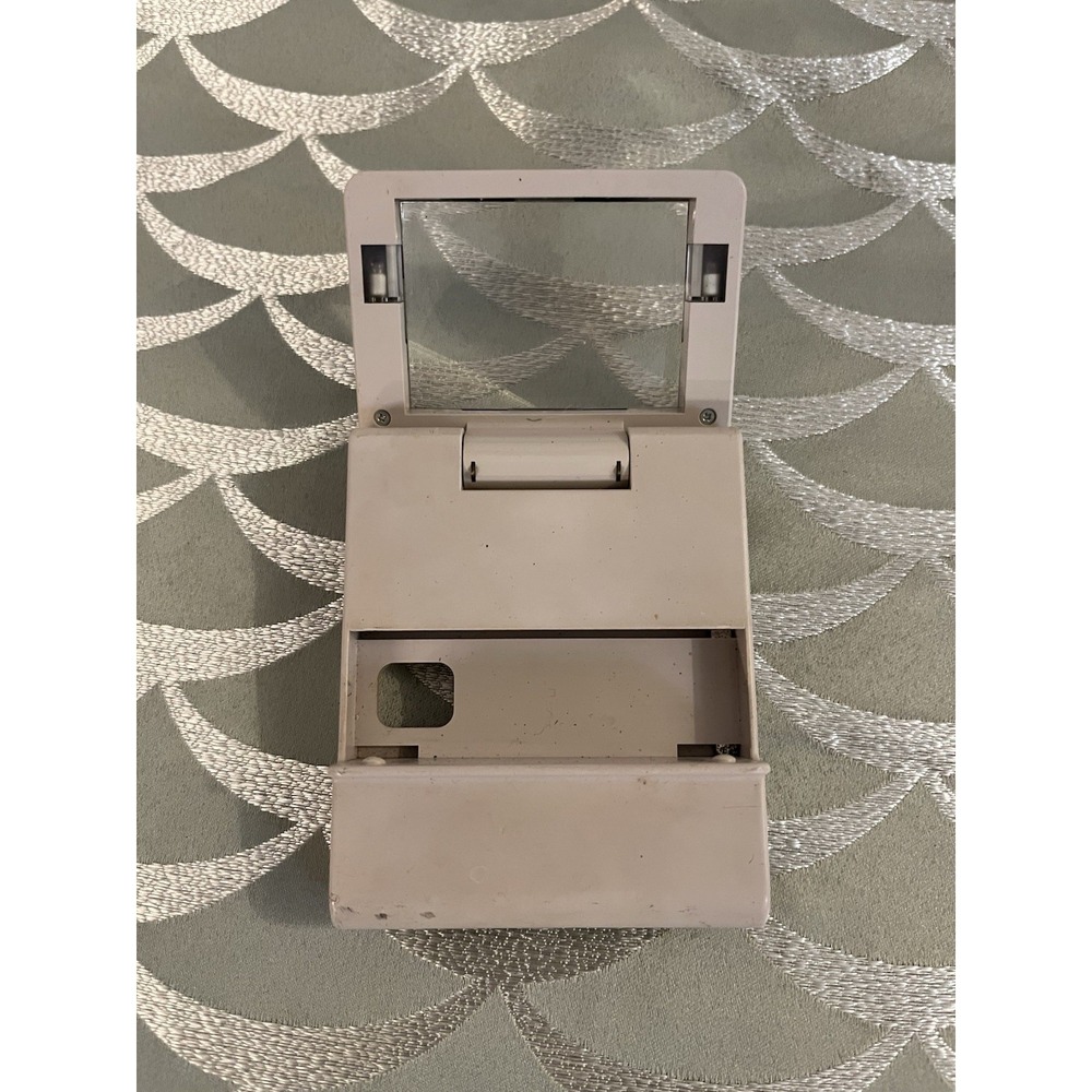 1990 Vic Tokai Light Boy VLB-02 for Nintendo Game Boy - No Battery Cover VLB-02 - Picture 2 of 6